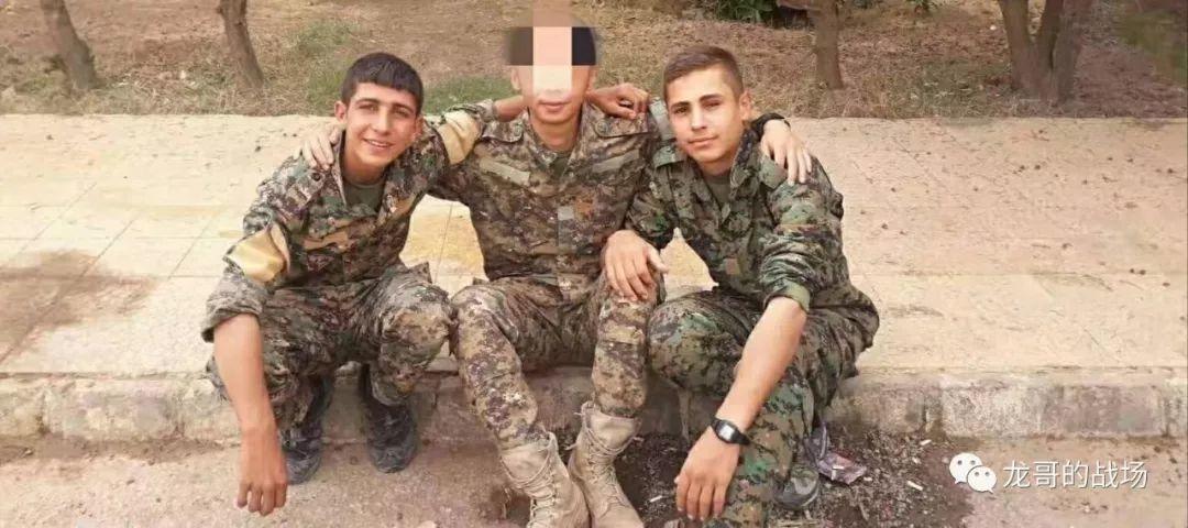 中国95后男孩在叙利亚打仗:不要翻动地上的尸体,他们身上可能藏着炸弹丨天才精选43 中国95后男孩在叙利亚打仗:不要翻动地上的尸体,他们身上可能藏着炸弹丨天才精选43