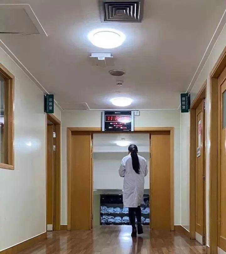 武汉一线医生,随时可能倒下 武汉一线医生,随时可能倒下