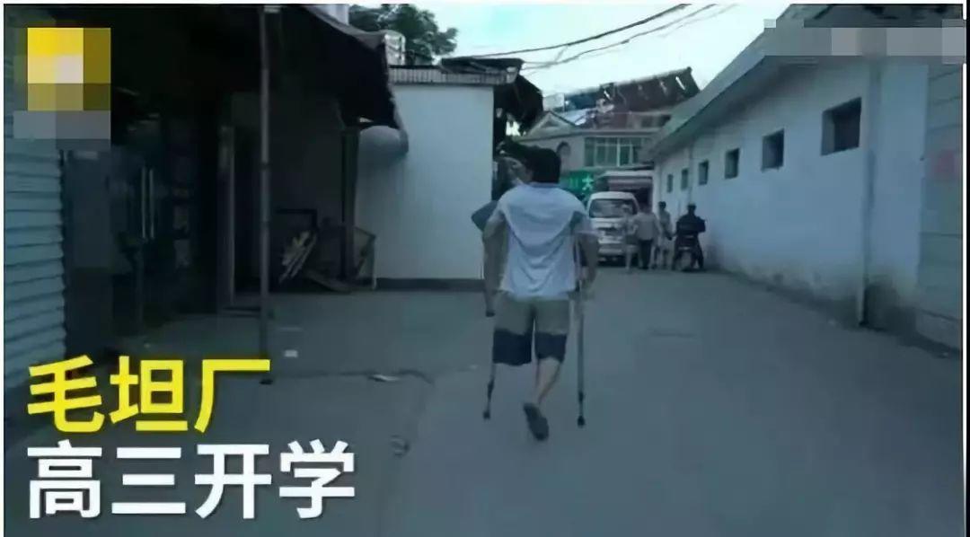 广东大爷10栋房收租，外卖小哥为5块钱崩溃大哭：成人世界是你想不到的心酸