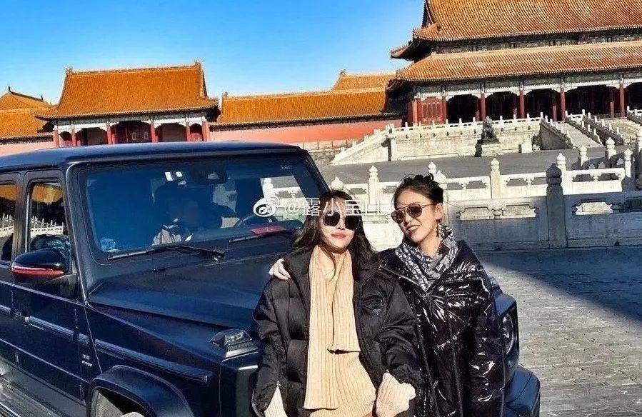 故宫奔驰女炫富系列：有本事炫耀，有本事别翻车啊！