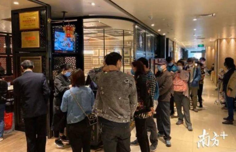 疫情还未结束，已经有无数人在拿命上热搜！
