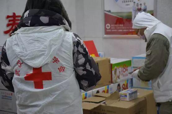武汉市红十字会工作人员： “我们的职能就是收，我们没有权力去决定发”
