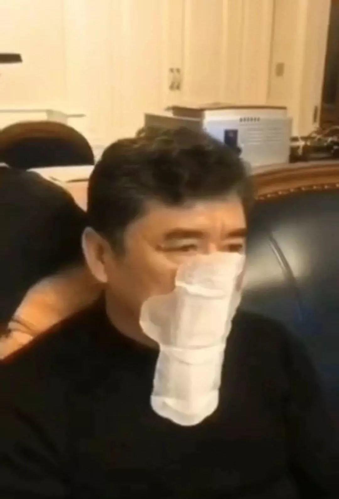没口罩的硬核网友们怎么出门？笑着笑着就心疼了
