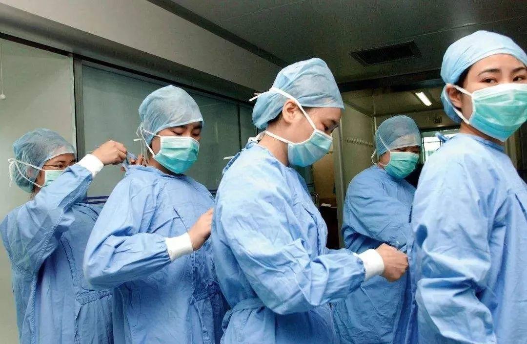 中国战疫往事:毒王、坑货、殉职者,和那场不顾一切赢来的胜利 中国战疫往事:毒王、坑货、殉职者,和那场不顾一切赢来的胜利