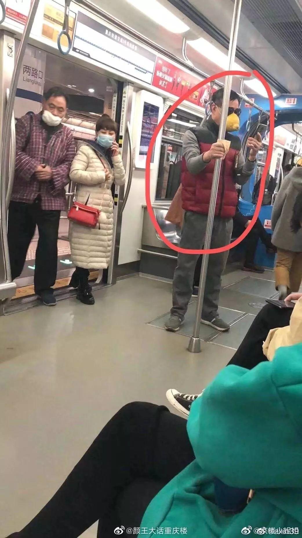 没口罩的硬核网友们怎么出门？笑着笑着就心疼了