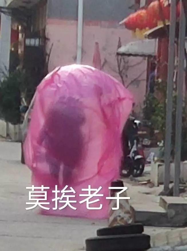 没口罩的硬核网友们怎么出门？笑着笑着就心疼了