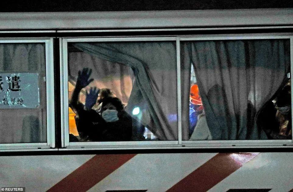 美国承认新冠疫情即将大爆发！吹哨人称：CDC刻意隐瞒全美已超1000例...