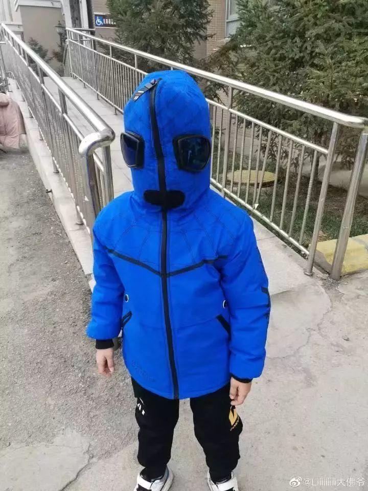 没口罩的硬核网友们怎么出门？笑着笑着就心疼了