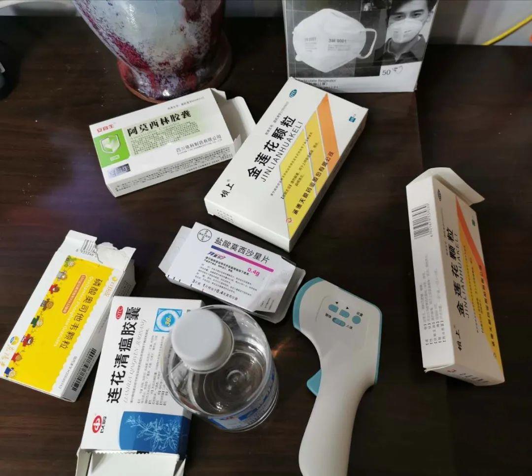 中国首位确诊新冠肺炎的一线记者:除了狗,我全家都被感染了 中国首位确诊新冠肺炎的一线记者:除了狗,我全家都被感染了