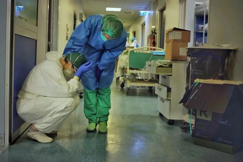 意大利72岁神父,把呼吸机让给陌生人后离世:爱和信仰,胜过死亡! 意大利72岁神父,把呼吸机让给陌生人后离世:爱和信仰,胜过死亡!