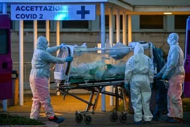 意大利72岁神父,把呼吸机让给陌生人后离世:爱和信仰,胜过死亡! 意大利72岁神父,把呼吸机让给陌生人后离世:爱和信仰,胜过死亡!