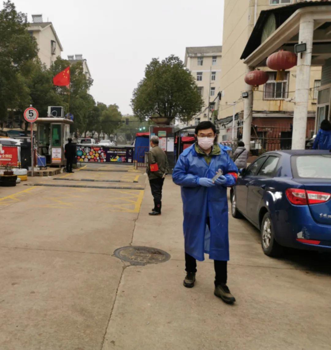 中国首位确诊新冠肺炎的一线记者：除了狗，我全家都被感染了
