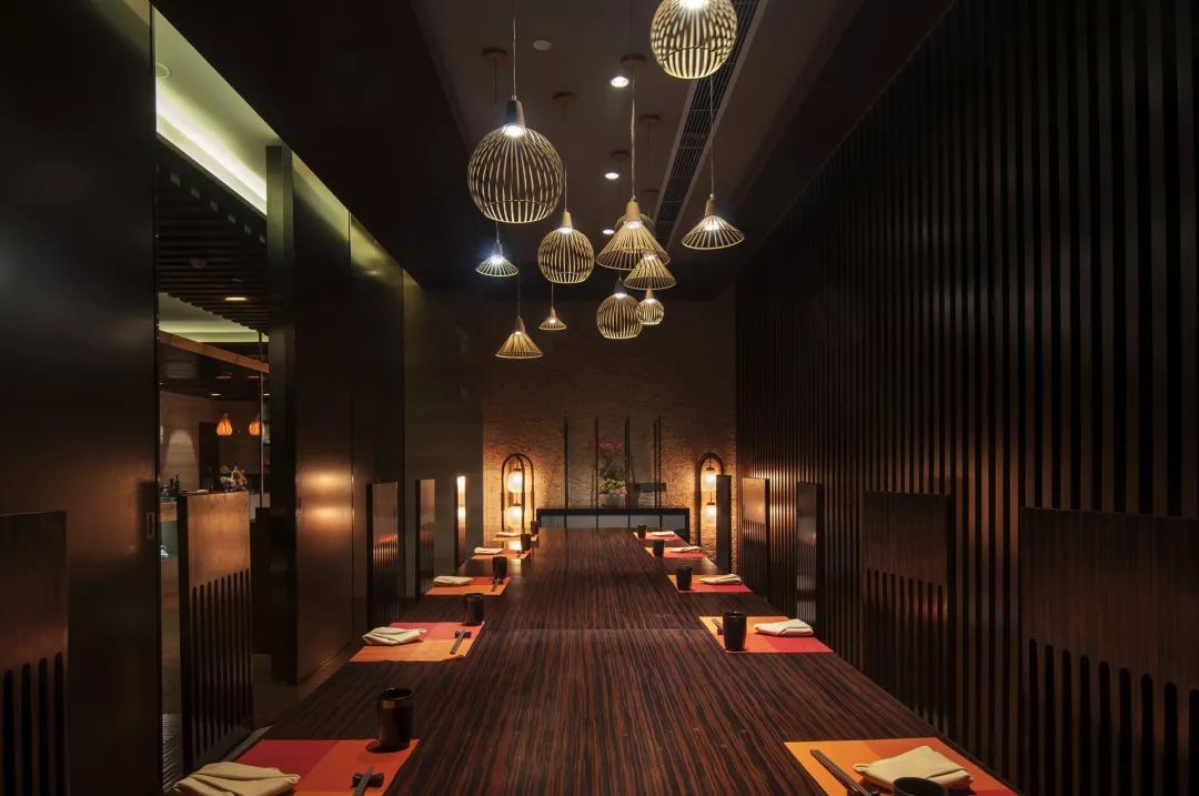 惨烈!一条街的餐饮店都在转让,却无人接手 惨烈!一条街的餐饮店都在转让,却无人接手