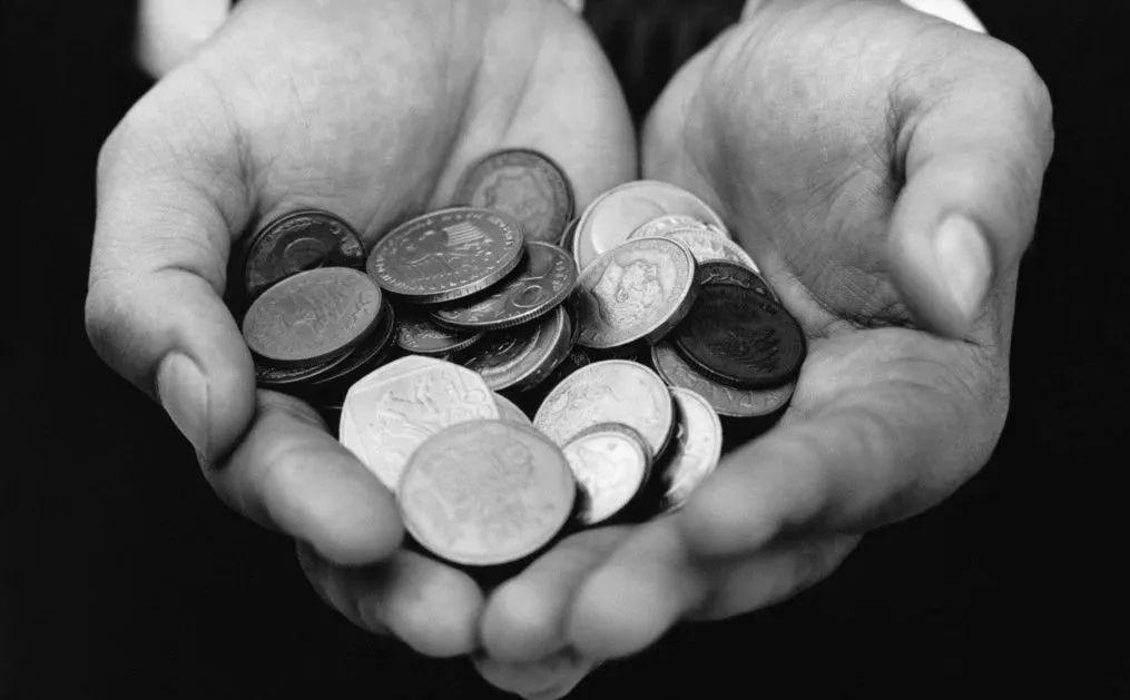 中国月收入上2万的只有70万人? 中国月收入上2万的只有70万人?