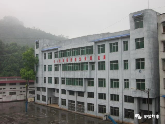 “天才少年”口述:我14岁,成绩不好,拿到青少年创新大赛第一名|显微故事 “天才少年”口述:我14岁,成绩不好,拿到青少年创新大赛第一名|显微故事