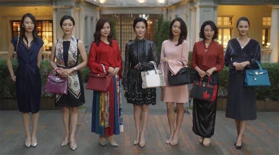媚青的奢侈品,越来越像地摊货 媚青的奢侈品,越来越像地摊货