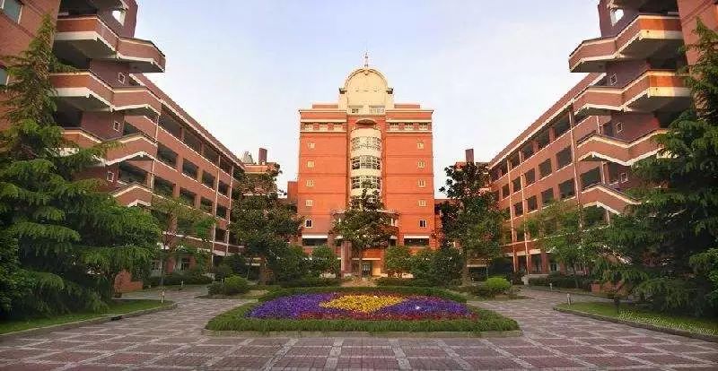 上海16区排名NO.1的最牛高中盘点！<附招生计划和高考成绩>