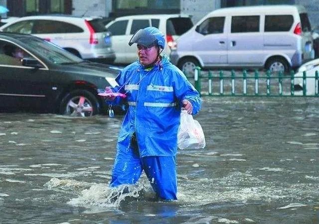 外卖骑手，困在系统里