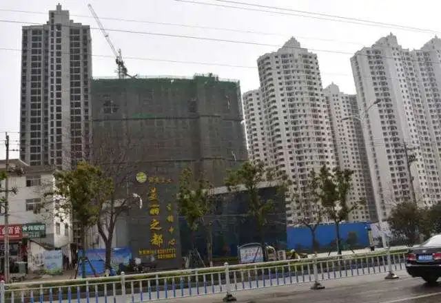 万万没想到，房管局团购房也烂尾了