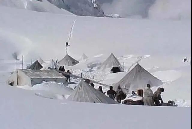 大雪封山前，20万人驻军边境！印度到底想干吗？