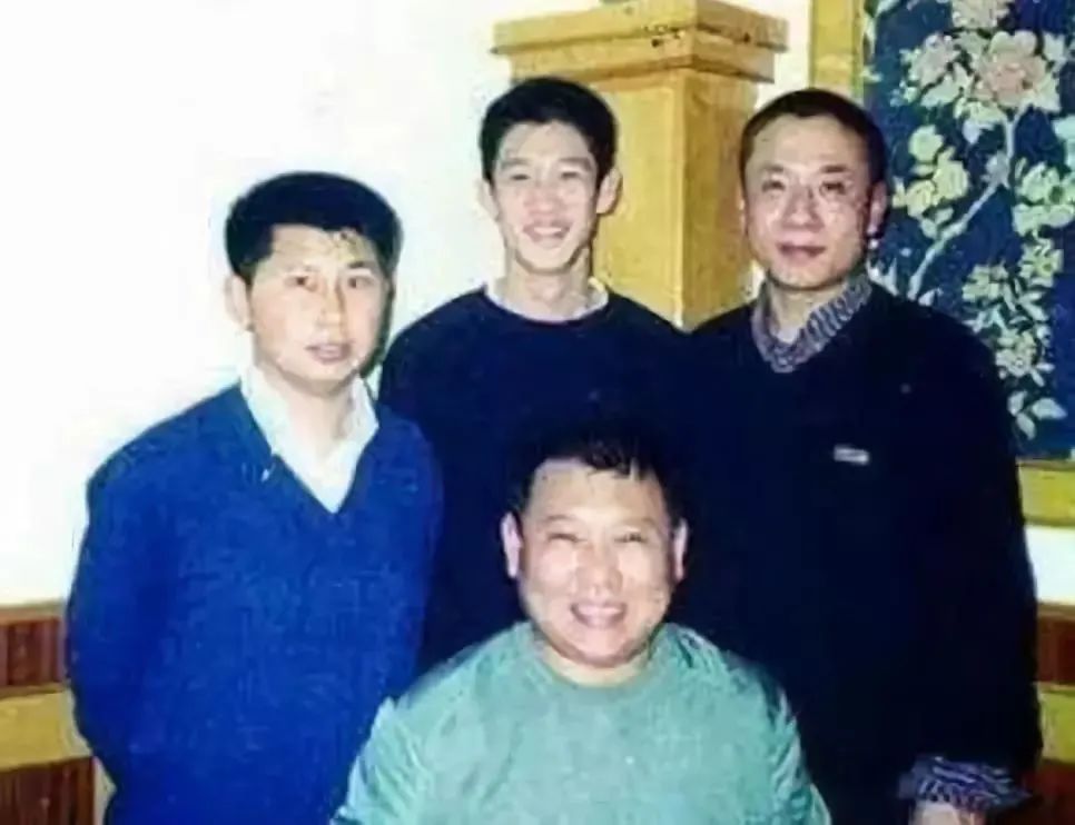 德云社恩仇20年:争食狗、看坟人、金手指,老郭人生的三次转变 德云社恩仇20年:争食狗、看坟人、金手指,老郭人生的三次转变