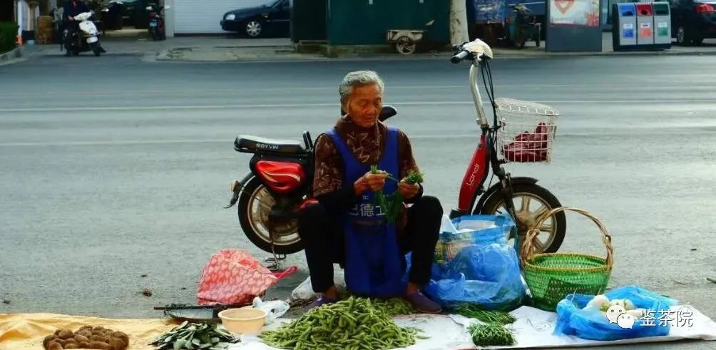 烧钱社区团购的大佬，请给夫妻店留条生路