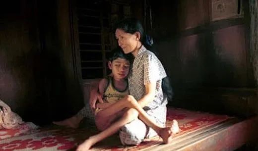 新冠源头实锤了？这个外交部多次点名的美国实验室，到底藏着什么猫腻？