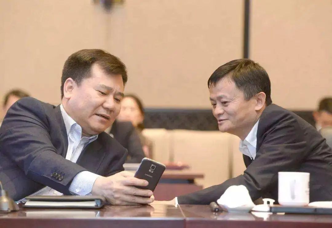 苏宁是被兄弟们玩坏的