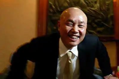 苏宁是被兄弟们玩坏的