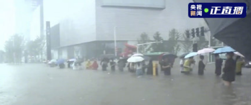 先别吃瓜了，关注下河南暴雨