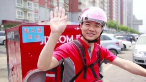 热搜第一！刘强东嗅到了不寻常信号...