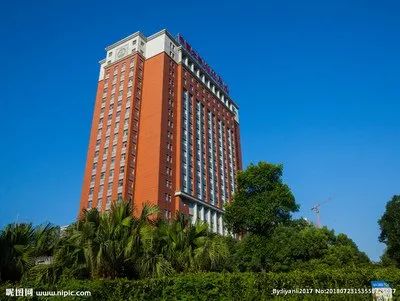湘雅医院副院长性丑闻传出时，广大百姓却纷纷吐槽别的……