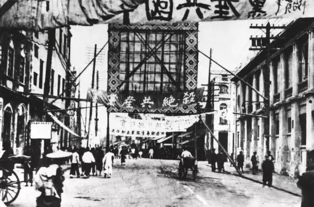 亲共的蒋介石，把儿子送到了苏联