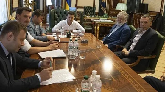 乌克兰总统：喜剧之王的“英雄”梦