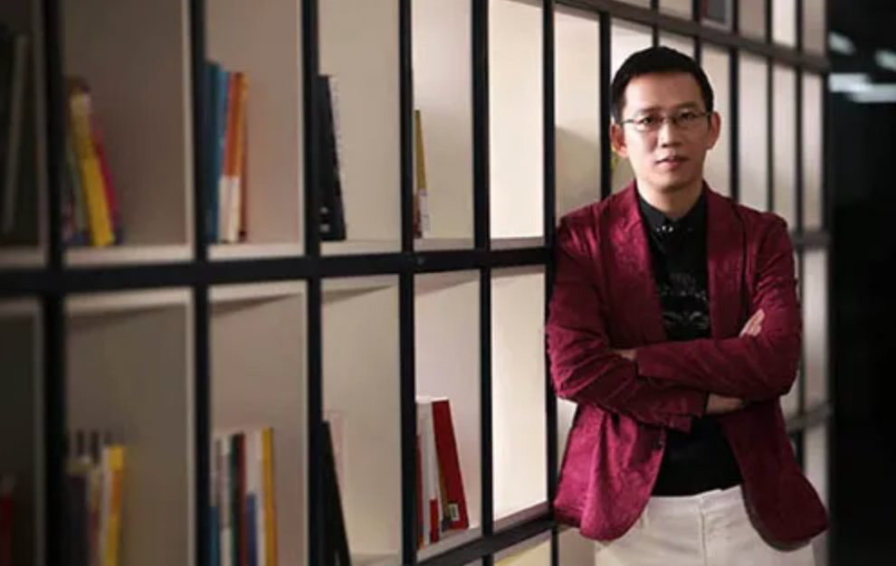 过气先锋许知远,中产灯塔吴晓波,骨子里就差一个罗振宇 过气先锋许知远,中产灯塔吴晓波,骨子里就差一个罗振宇