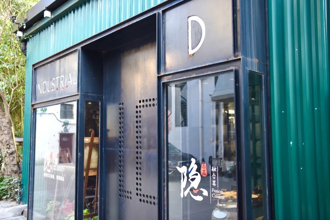 昨夜,进贤路上海小店,崩溃是一瞬间发生的! 昨夜,进贤路上海小店,崩溃是一瞬间发生的!
